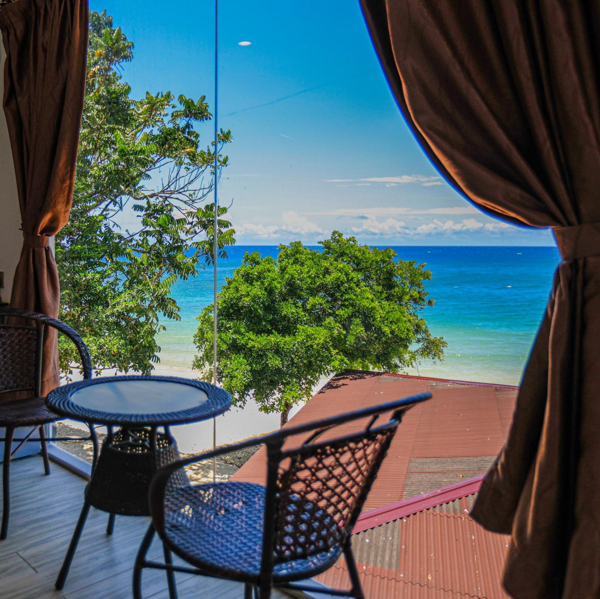 Dolphin Bay Island Resort Kota Belud Exteriér fotografie